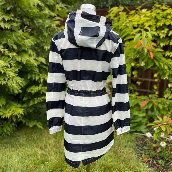 JOULES Right as Rain French Navy Stripe Golightly Raincoat Size 6 Packable - Picture 4 of 16